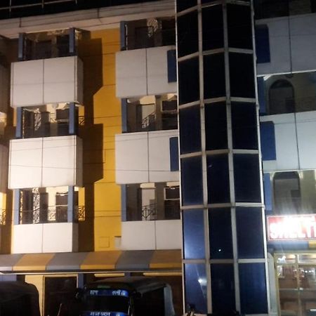 Hotel Shelter 塔拉皮斯 外观 照片